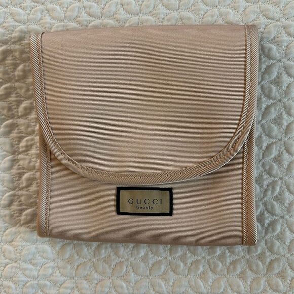 GUCCI Beauty Blush Pink Flap Snap Pouch - Picture 1 of 8